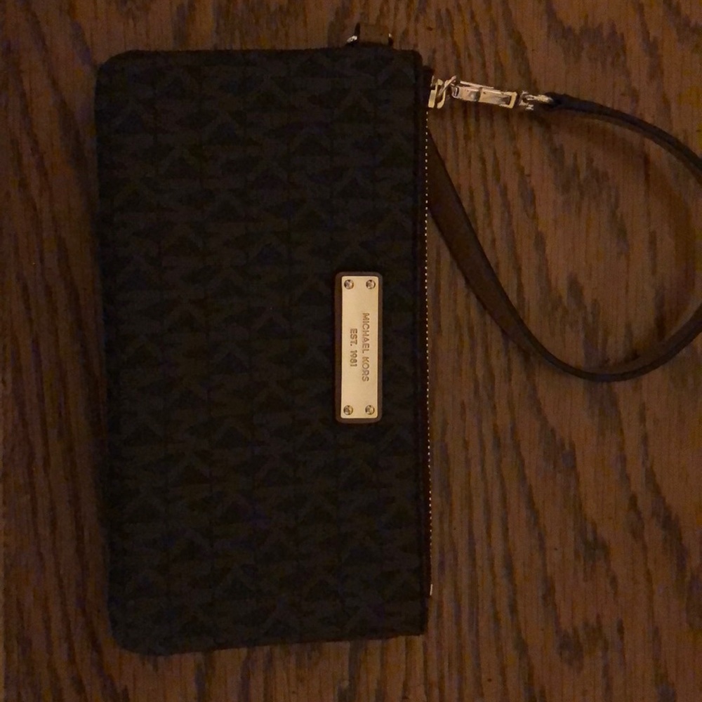 New been used Michael Kors wristlet